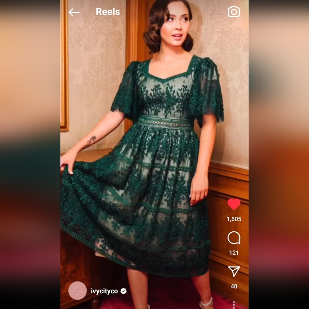 IVY CITY CO Holiday Green Dress